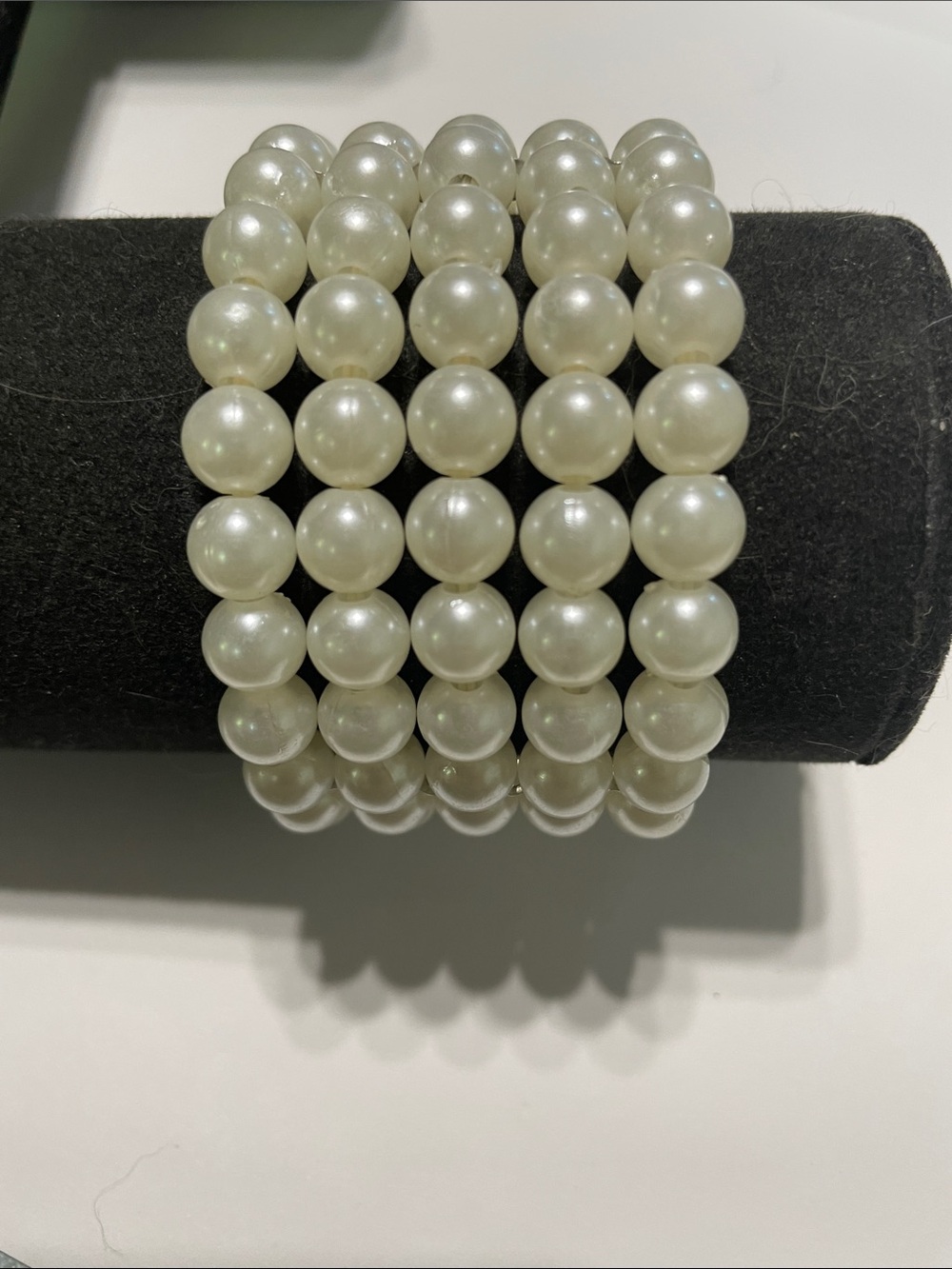 Classic White Pearl Stretch Bracelet. 9/6/6